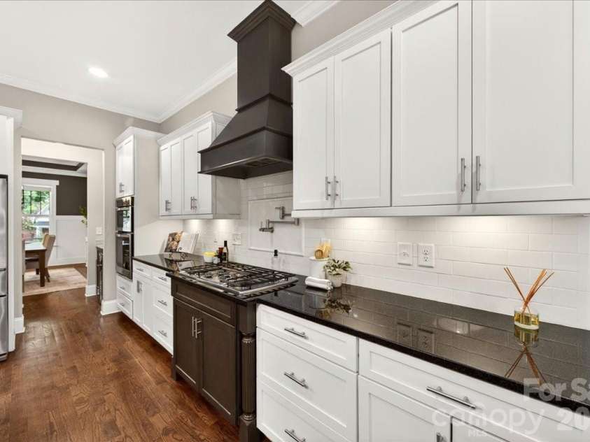 1624 Brook Road, Charlotte, NC 28205.  MLS# CAR4377757, YatesRealty ID 28509. 