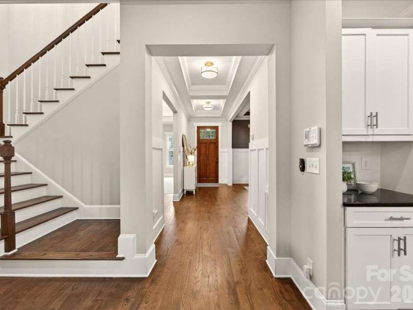 1624 Brook Road, Charlotte, NC 28205.  MLS# CAR4377757, YatesRealty ID 28509. Bright entry