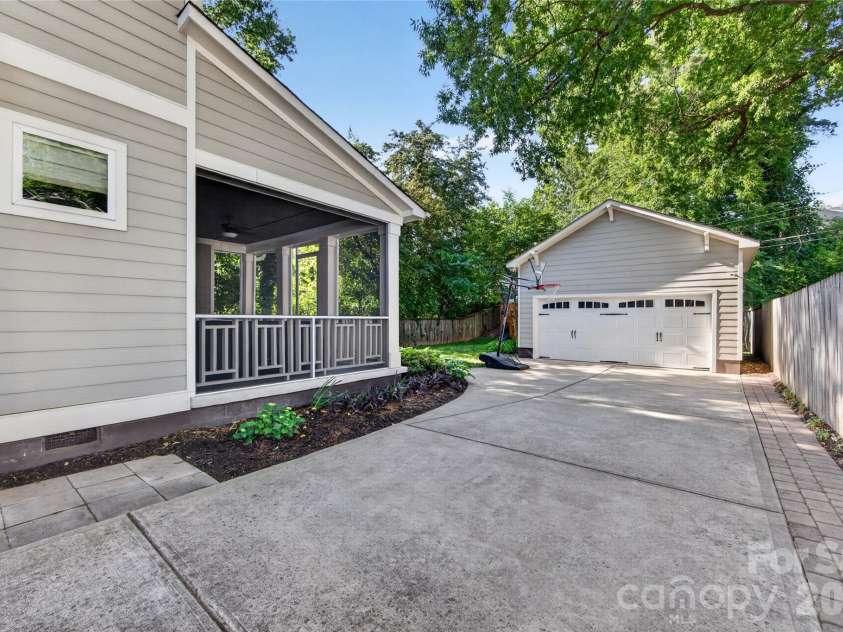 1624 Brook Road, Charlotte, NC 28205.  MLS# CAR4377757, YatesRealty ID 28509. Detached Garage