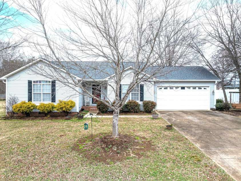 3248 St Vincent Drive, Claremont, NC 28610.  MLS# CAR4222266, YatesRealty ID 2851. 