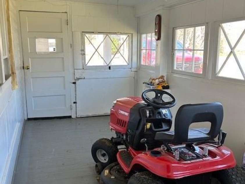 828 Piedmont Avenue, Kings Mountain, NC 28086.  MLS# CAR4320641, YatesRealty ID 2851. ENCLOSED PORCH