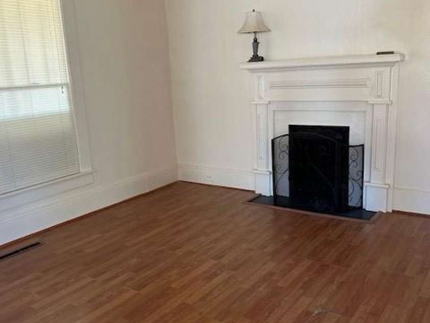 828 Piedmont Avenue, Kings Mountain, NC 28086.  MLS# CAR4320641, YatesRealty ID 2851. LIVING ROOM