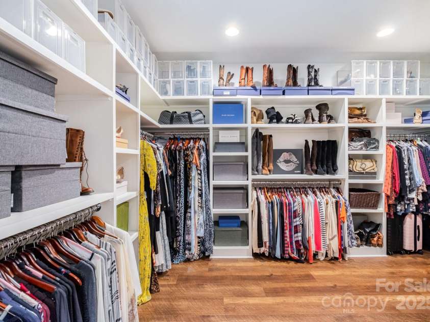 708 Amalfi Drive, Davidson, NC 28036.  MLS# CAR4281253, YatesRealty ID 28511. Additional closet space