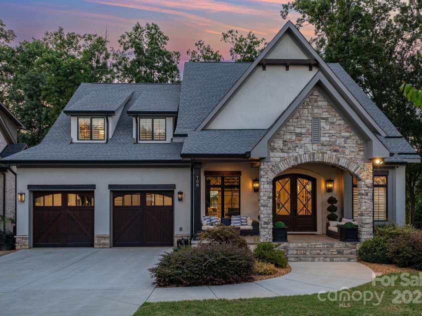708 Amalfi Drive, Davidson, NC 28036.  MLS# CAR4281253, YatesRealty ID 28511. Good evening