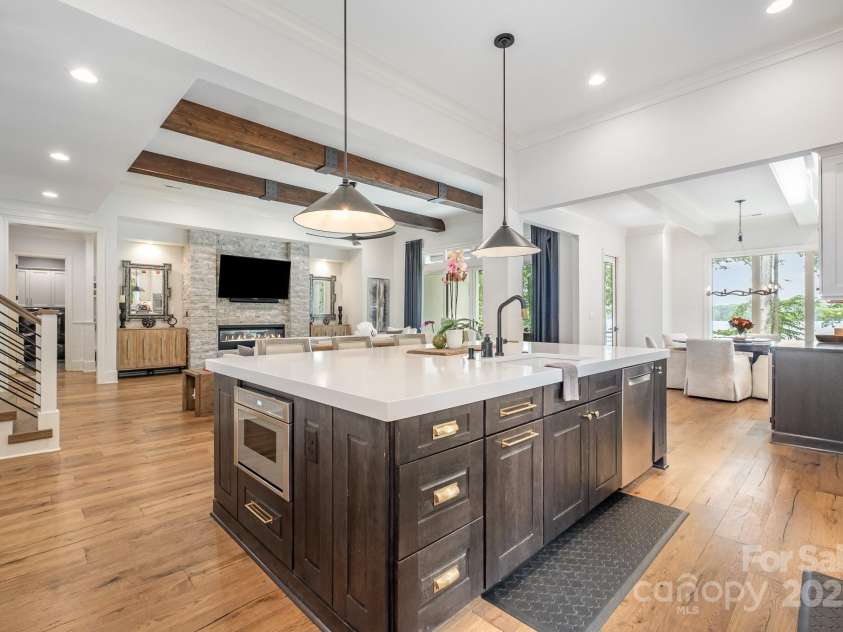 708 Amalfi Drive, Davidson, NC 28036.  MLS# CAR4281253, YatesRealty ID 28511. Open concept lends itself to hosting large gatherings