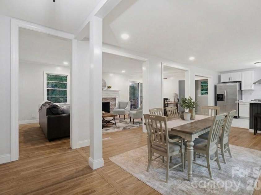 1623 Lumarka Drive, Charlotte, NC 28212.  MLS# CAR4385978, YatesRealty ID 28512. Open living space