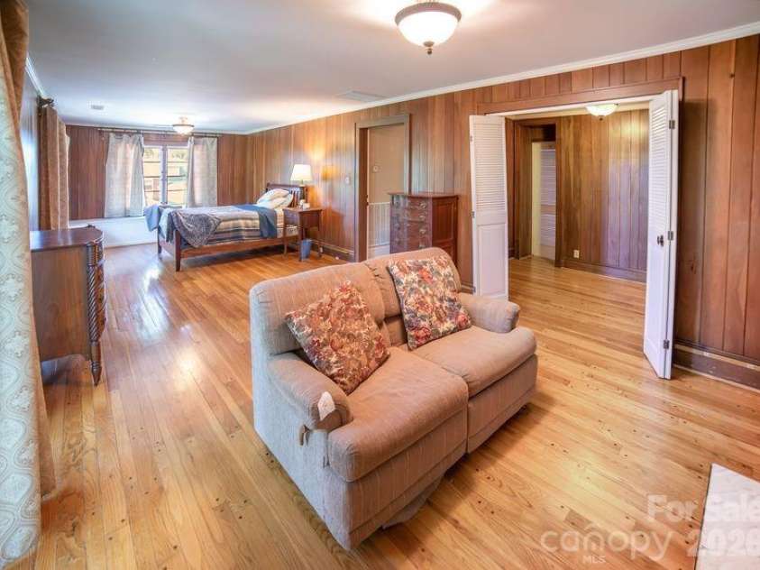 108 Beall Street, Lenoir, NC 28645.  MLS# CAR4385837, YatesRealty ID 28516. 
