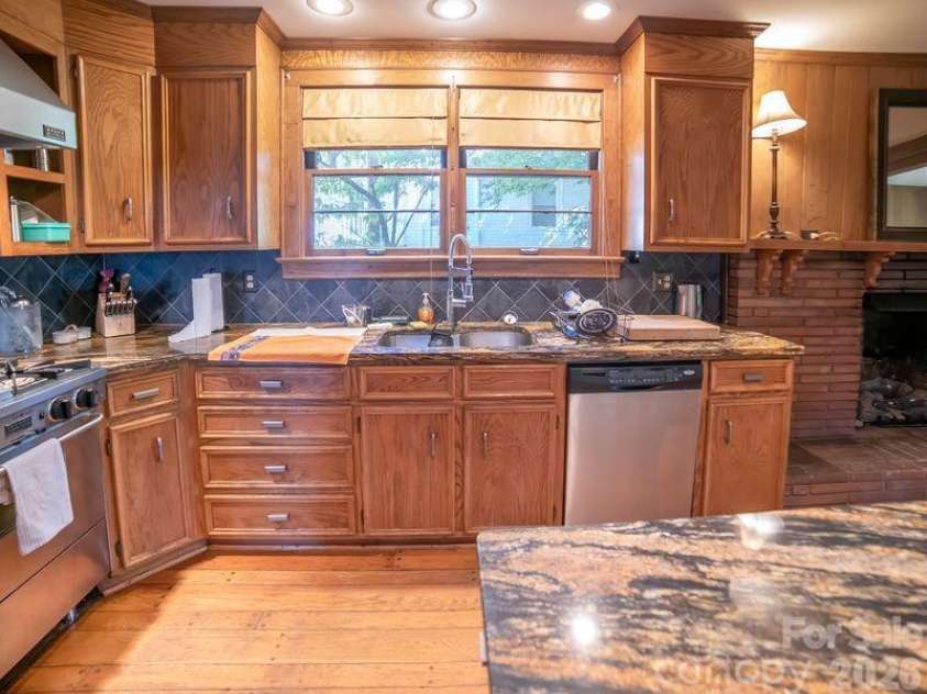 108 Beall Street, Lenoir, NC 28645.  MLS# CAR4385837, YatesRealty ID 28516. 
