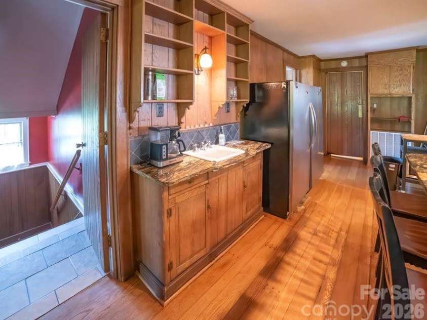 108 Beall Street, Lenoir, NC 28645.  MLS# CAR4385837, YatesRealty ID 28516. 
