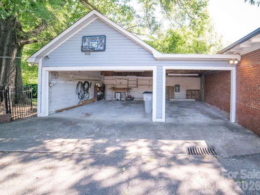 108 Beall Street, Lenoir, NC 28645.  MLS# CAR4385837, YatesRealty ID 28516. 