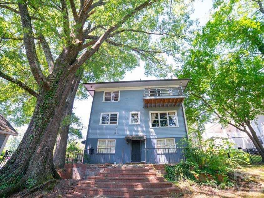 108 Beall Street, Lenoir, NC 28645.  MLS# CAR4385837, YatesRealty ID 28516. 