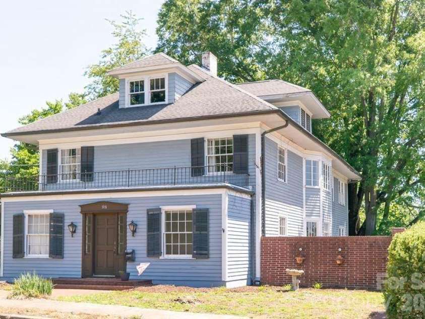 108 Beall Street, Lenoir, NC 28645.  MLS# CAR4385837, YatesRealty ID 28516. 