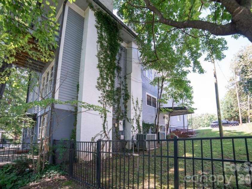 108 Beall Street, Lenoir, NC 28645.  MLS# CAR4385837, YatesRealty ID 28516. 