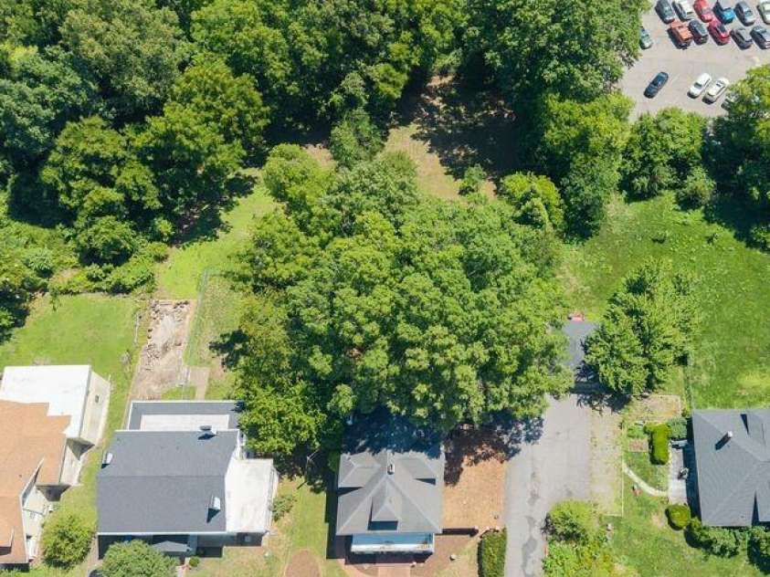 108 Beall Street, Lenoir, NC 28645.  MLS# CAR4385837, YatesRealty ID 28516. 