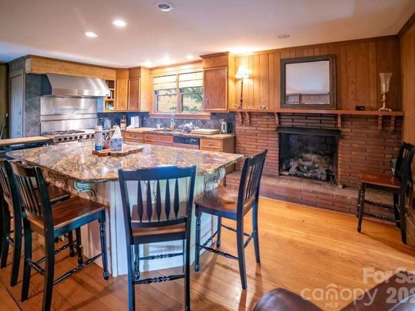 108 Beall Street, Lenoir, NC 28645.  MLS# CAR4385837, YatesRealty ID 28516. 