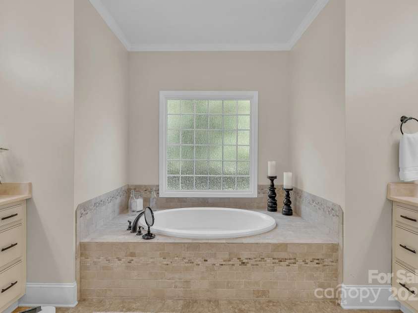 818 Kings Crossing Drive, Concord, NC 28027.  MLS# CAR4280822, YatesRealty ID 28516. 