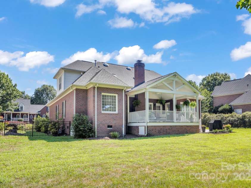 818 Kings Crossing Drive, Concord, NC 28027.  MLS# CAR4280822, YatesRealty ID 28516. 