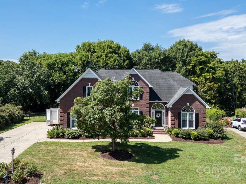 818 Kings Crossing Drive, Concord, NC 28027.  MLS# CAR4280822, YatesRealty ID 28516. 