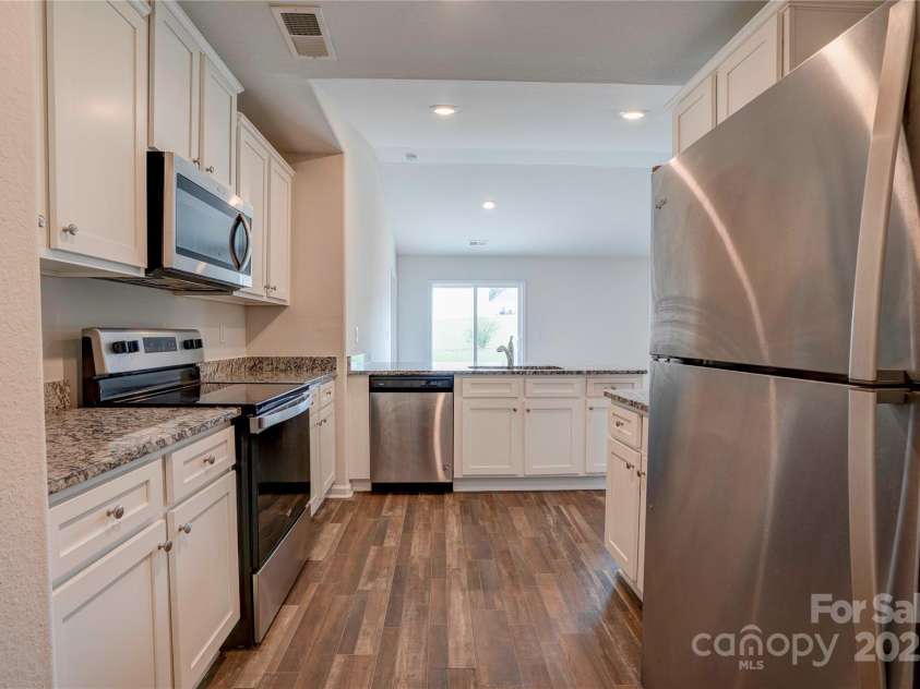 180 Rosedale Street, Kings Mountain, NC 28086.  MLS# CAR4283146, YatesRealty ID 28517. Kitchen