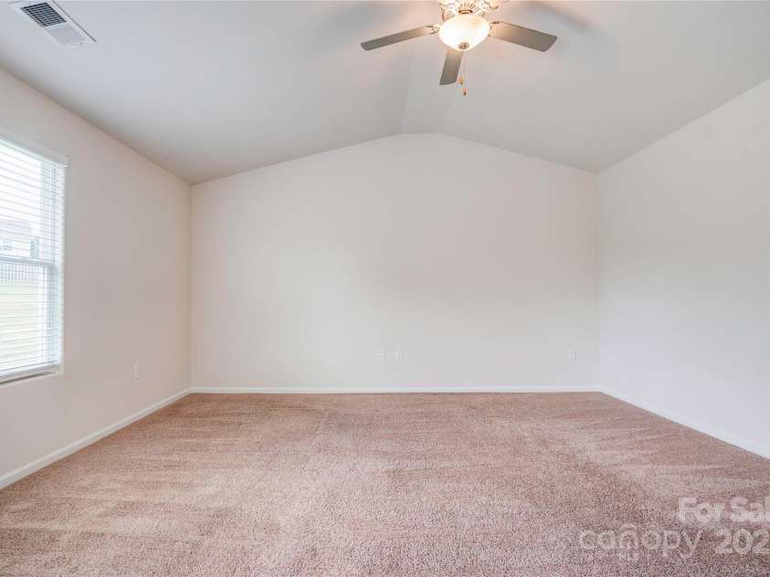 180 Rosedale Street, Kings Mountain, NC 28086.  MLS# CAR4283146, YatesRealty ID 28517. Living Room