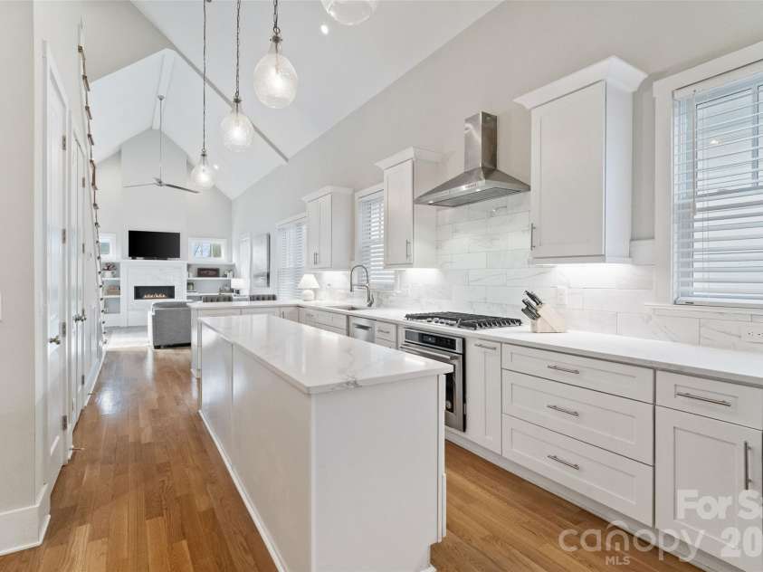 1826 Wickford Place, Charlotte, NC 28203.  MLS# CAR4344880, YatesRealty ID 28519. 
