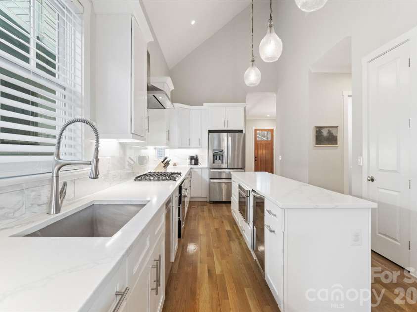 1826 Wickford Place, Charlotte, NC 28203.  MLS# CAR4344880, YatesRealty ID 28519. 