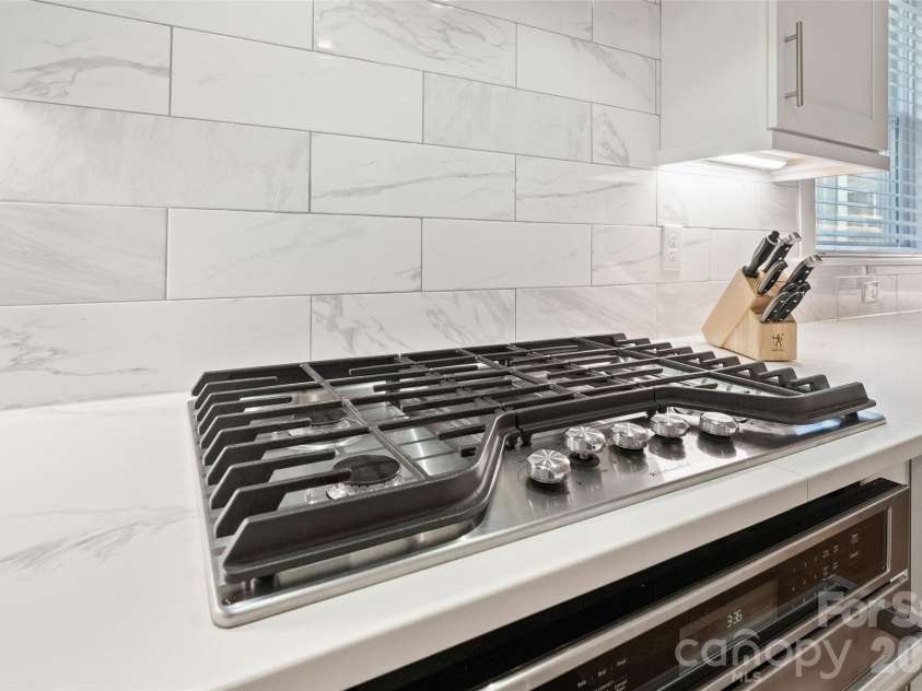1826 Wickford Place, Charlotte, NC 28203.  MLS# CAR4344880, YatesRealty ID 28519. 