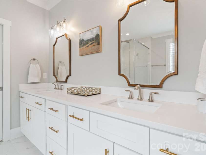 1826 Wickford Place, Charlotte, NC 28203.  MLS# CAR4344880, YatesRealty ID 28519. 