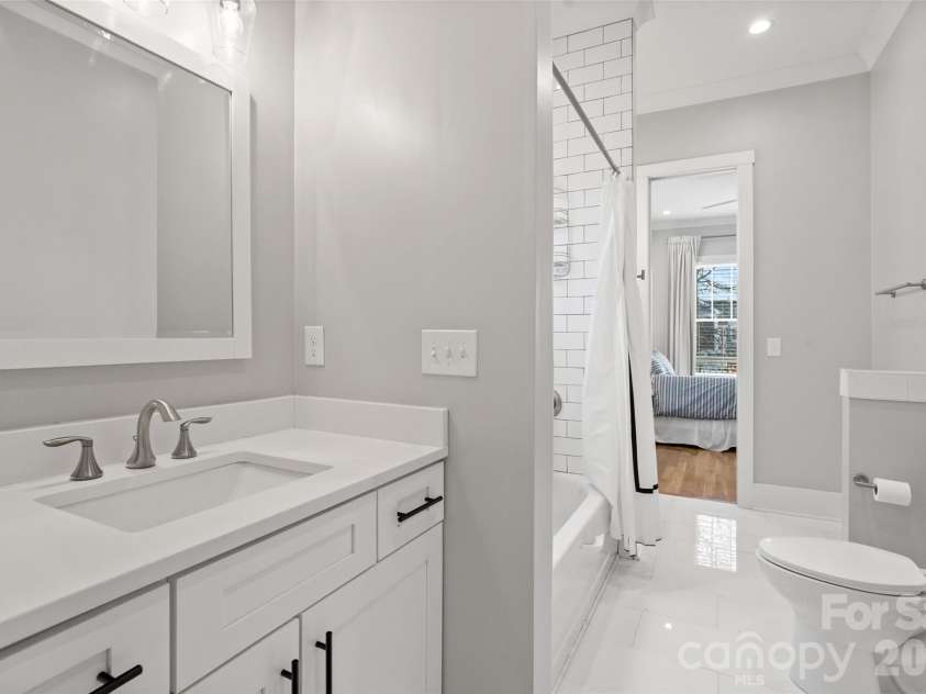 1826 Wickford Place, Charlotte, NC 28203.  MLS# CAR4344880, YatesRealty ID 28519. 