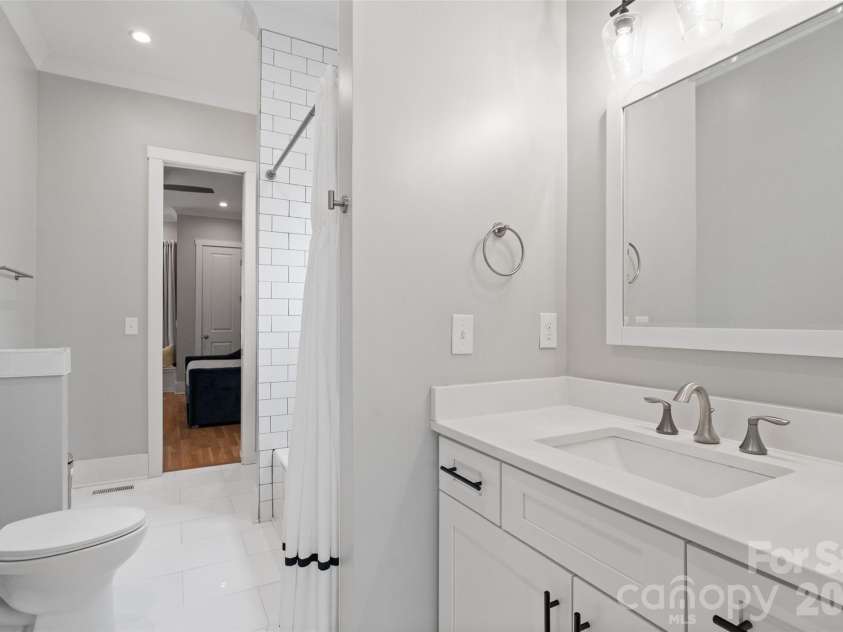 1826 Wickford Place, Charlotte, NC 28203.  MLS# CAR4344880, YatesRealty ID 28519. 