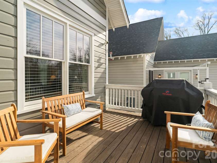 1826 Wickford Place, Charlotte, NC 28203.  MLS# CAR4344880, YatesRealty ID 28519. 