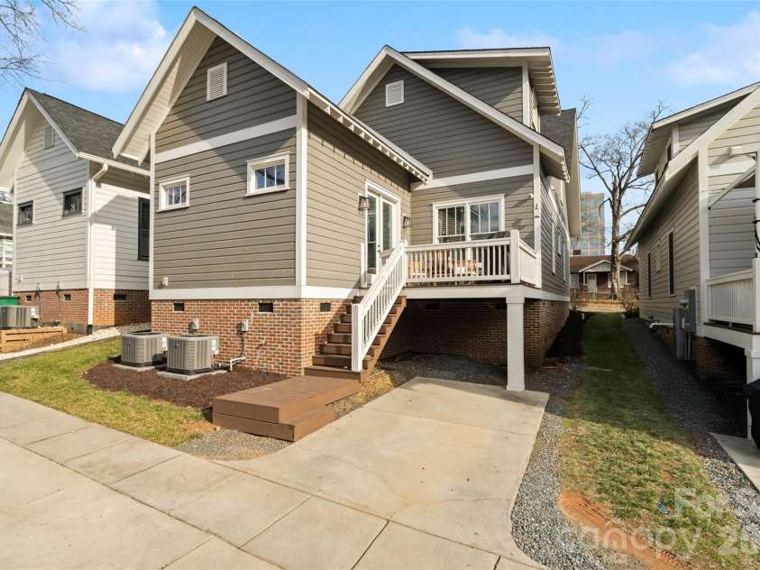 1826 Wickford Place, Charlotte, NC 28203.  MLS# CAR4344880, YatesRealty ID 28519. 