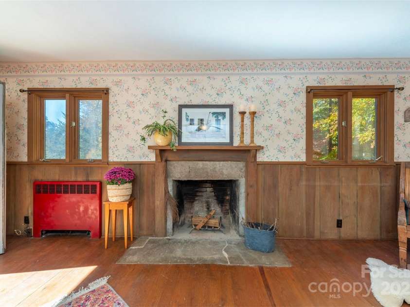 102 Weaver Mill Road, Columbus, NC 28722.  MLS# CAR4211548, YatesRealty ID 2852. 