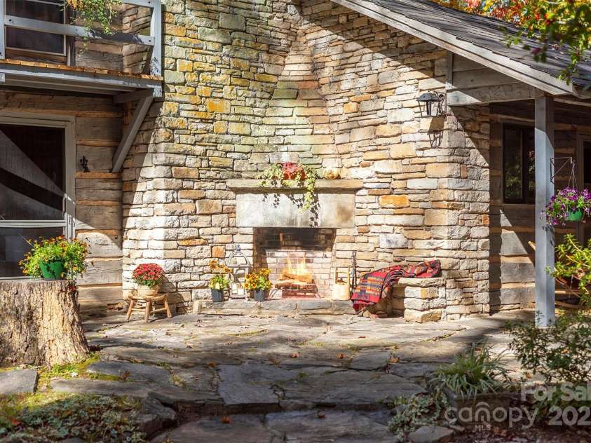 102 Weaver Mill Road, Columbus, NC 28722.  MLS# CAR4211548, YatesRealty ID 2852. A welcoming setting for outdoor gatherings