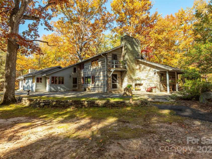 102 Weaver Mill Road, Columbus, NC 28722.  MLS# CAR4211548, YatesRealty ID 2852. Plenty of private space for events and gatherings.