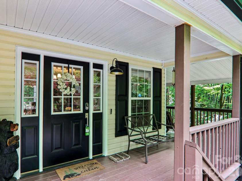 1264 Dogwood Drive, Maggie Valley, NC 28751.  MLS# CAR4386303, YatesRealty ID 28520. 
