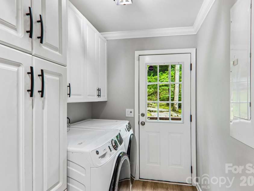 1264 Dogwood Drive, Maggie Valley, NC 28751.  MLS# CAR4386303, YatesRealty ID 28520. 