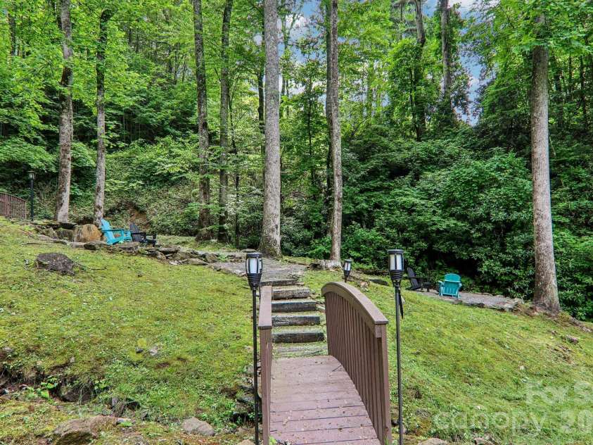 1264 Dogwood Drive, Maggie Valley, NC 28751.  MLS# CAR4386303, YatesRealty ID 28520. 