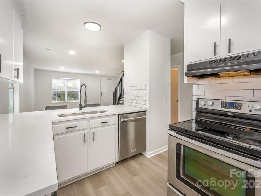 3941 Briarhill Drive, Charlotte, NC 28215.  MLS# CAR4268611, YatesRealty ID 28520. Renovated kitchen
