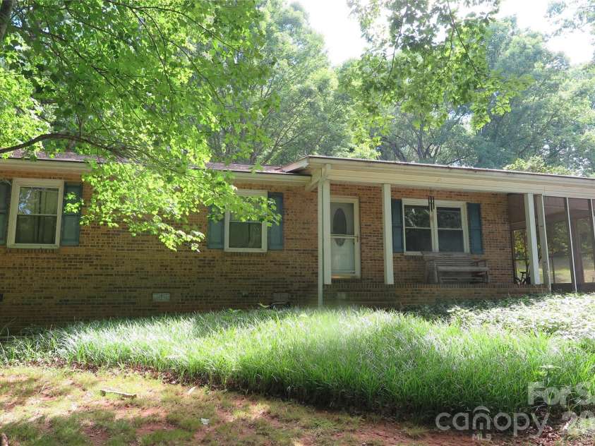 112 Glenn Oaks Drive, Lawndale, NC 28090.  MLS# CAR4390647, YatesRealty ID 28521. 