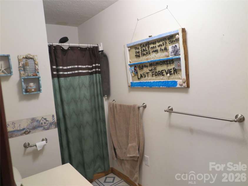 112 Glenn Oaks Drive, Lawndale, NC 28090.  MLS# CAR4390647, YatesRealty ID 28521. 