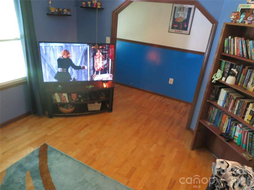112 Glenn Oaks Drive, Lawndale, NC 28090.  MLS# CAR4390647, YatesRealty ID 28521. 