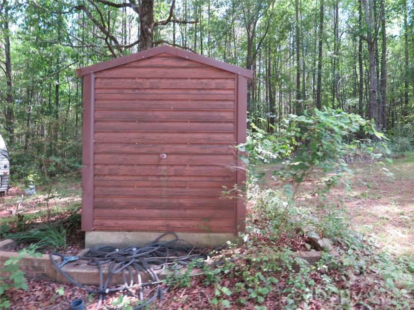 112 Glenn Oaks Drive, Lawndale, NC 28090.  MLS# CAR4390647, YatesRealty ID 28521. 