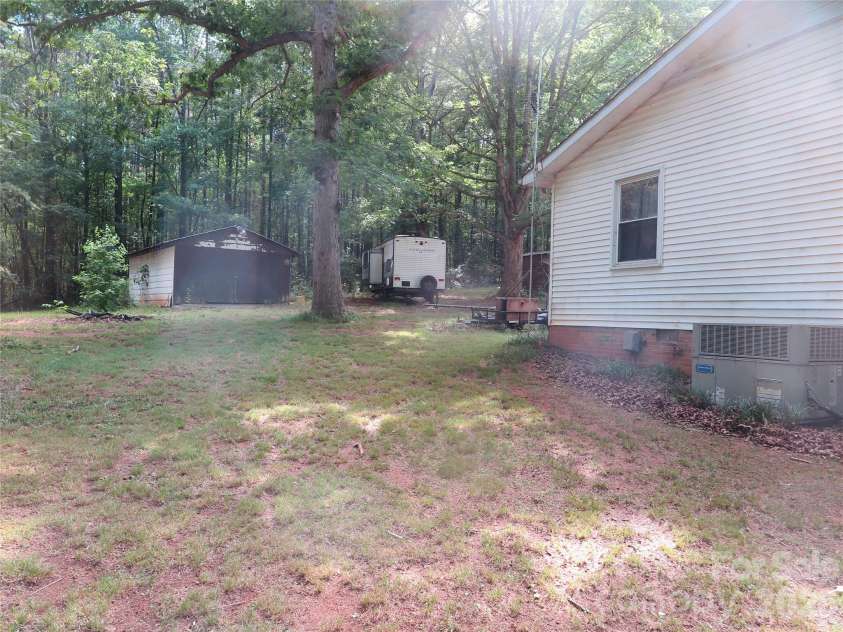 112 Glenn Oaks Drive, Lawndale, NC 28090.  MLS# CAR4390647, YatesRealty ID 28521. 