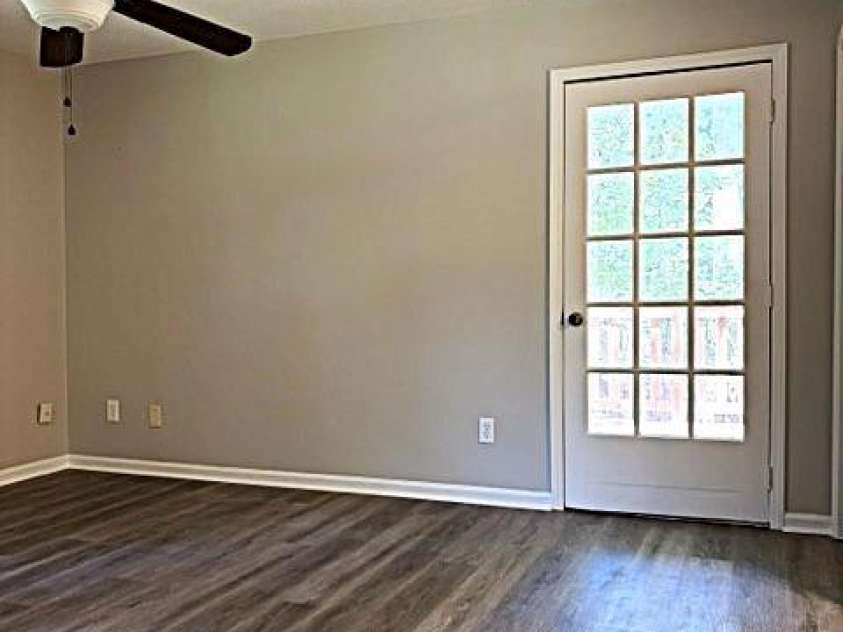 4617 Oakwood Circle, Gastonia, NC 28056.  MLS# CAR4390480, YatesRealty ID 28522. 