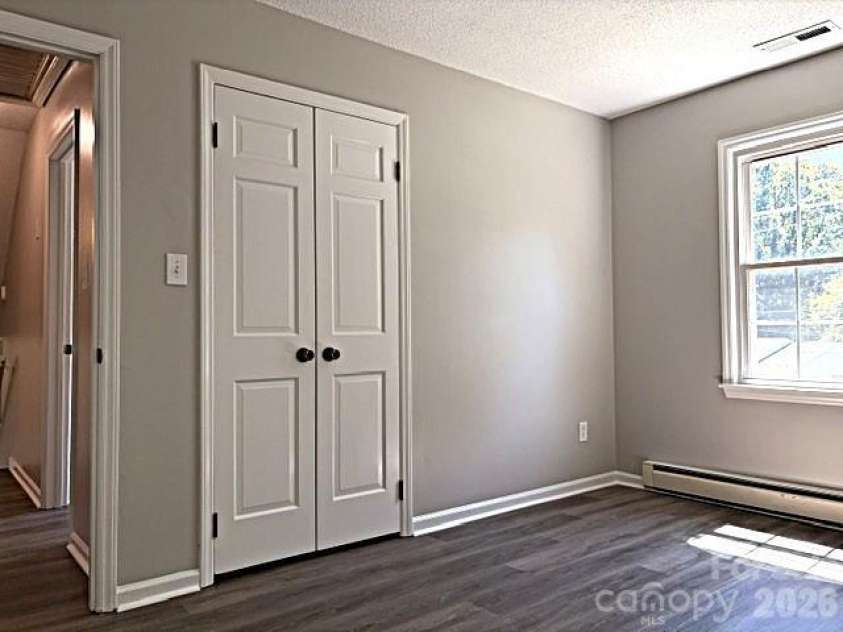 4617 Oakwood Circle, Gastonia, NC 28056.  MLS# CAR4390480, YatesRealty ID 28522. 
