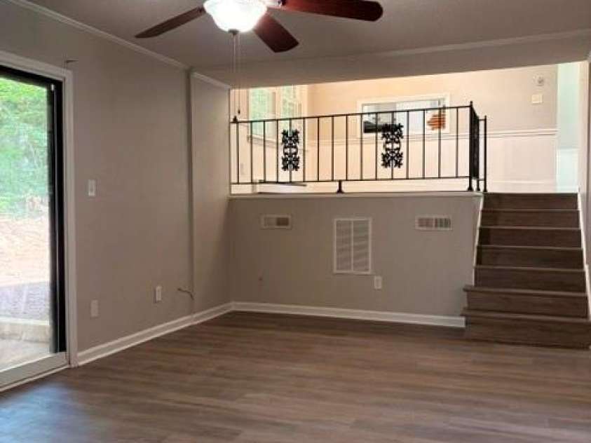 4617 Oakwood Circle, Gastonia, NC 28056.  MLS# CAR4390480, YatesRealty ID 28522. 