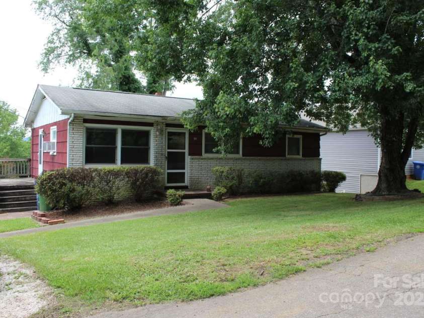 50 Huffman Road, Asheville, NC 28806.  MLS# CAR4273026, YatesRealty ID 28522. 