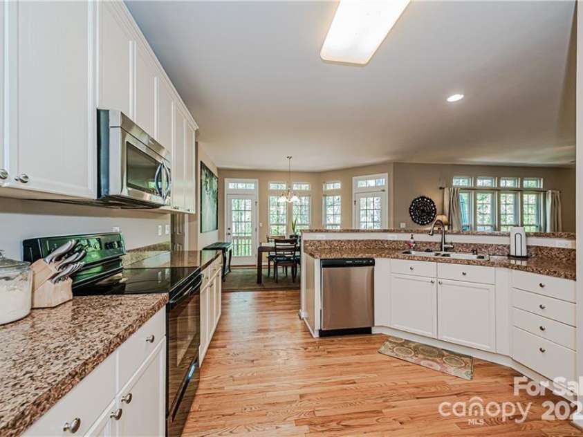 116 Doby Creek Court, Fort Mill, SC 29715.  MLS# CAR4280037, YatesRealty ID 28523. Kitchen