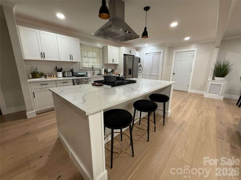 1130 16th Avenue, Hickory, NC 28601.  MLS# CAR4390675, YatesRealty ID 28524. 